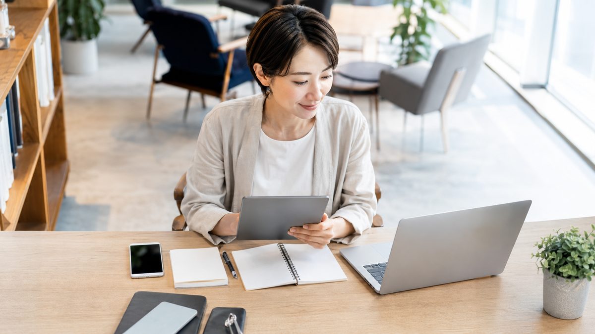 ChatGPT音声とオンライン英会話を比較検討する社会人
