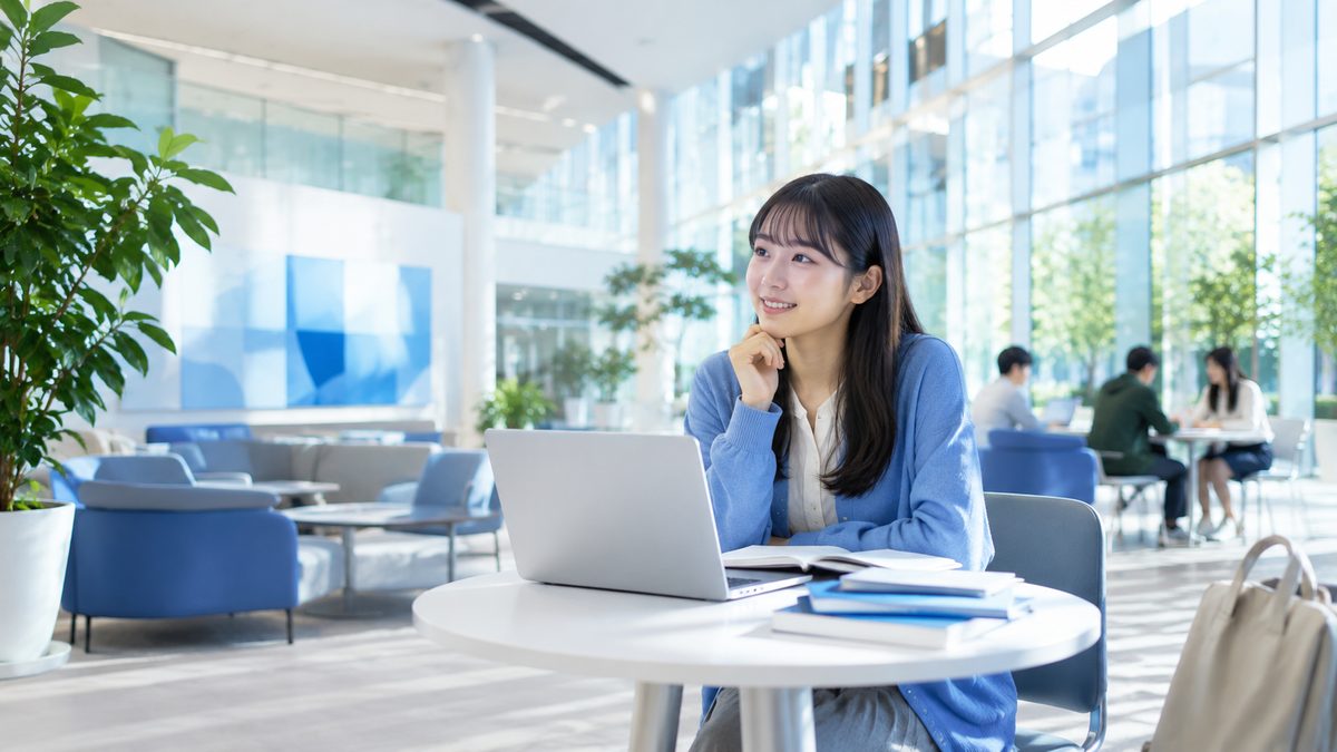 英検で身につけた英語力を大学生活で活かす日本人の大学生
