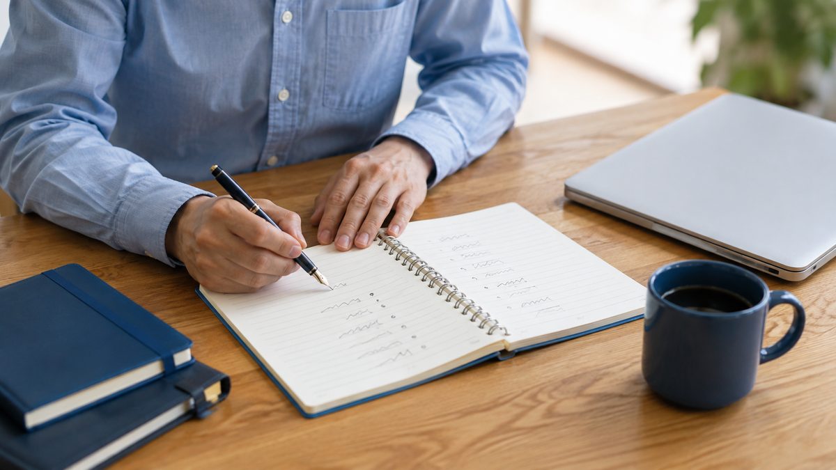 英語の独学が限界かどうかをノートに書き出してセルフチェックする社会人